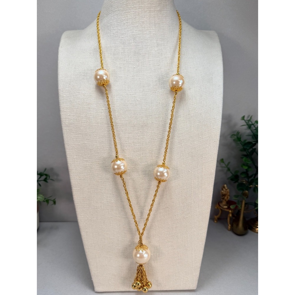 Vintage Unsigned Faux Pearl Gold Tone Tassel Lariat Statement Necklace 34"